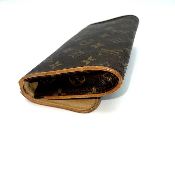 Authentic Louis Vuitton Pochette Twin Monogram Brown Clutch - Picture 13 of 16